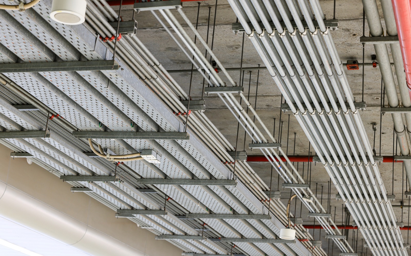 Commercial electrical conduit pipe run